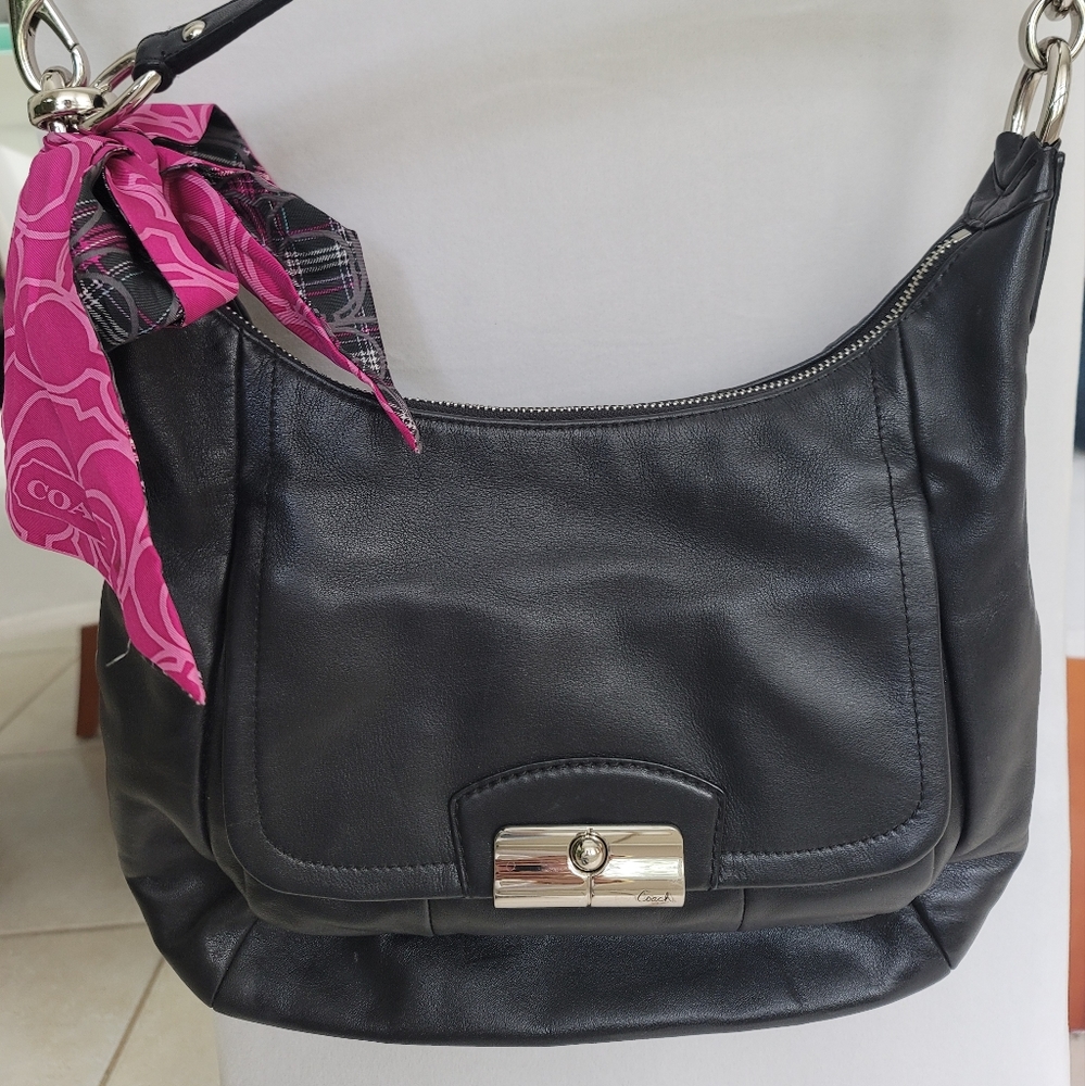 🩷 Coach Black Leather Crossbody